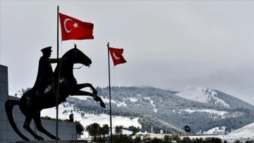 Erzurum, Kars ve Ardahan ilkbaharda yağan karla beyaza büründü