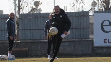 ES Elazığspor’da Cüneyt Biçer’le yollar ayrıldı