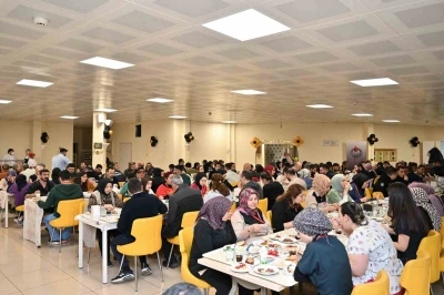 Esenyurt Başkan Vekili Aksoy, sağlık çalışanlarıyla iftarda buluştu
