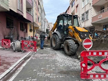 Esenyurt’ta İSKİ ekiplerinin çalışma sırasında doğalgaz borusu patladı: 2 daire alev alev yandı
