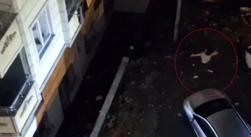 Esenyurt’ta komşuların ev taşlamalı kavgasına polis müdahalesi
