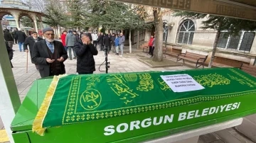 Eşini ve kızını öldürdükten sonra intihar etti