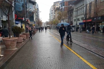 Eskişehir’de yağışlı hava etkili olmaya başladı