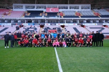 Eskişehir’in emektar futbolcuları bir araya geldi