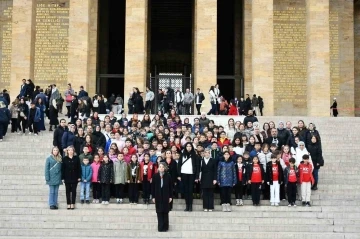 Eskişehirli öğretmen, öğrenci ve velilerden Anıtkabir’e ziyaret
