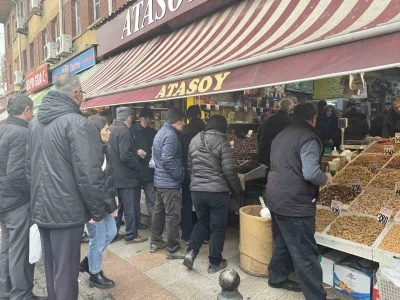 Esnaf yoğunluktan memnun
