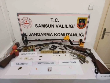 Evinde silah ve uyuşturucu ele geçen şahıs jandarma tarafından gözaltına alındı
