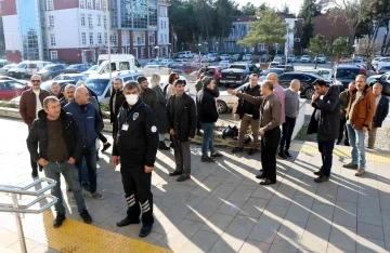 EYT'li vatandaşlar SGK önünde yoğunluk oluşturdu