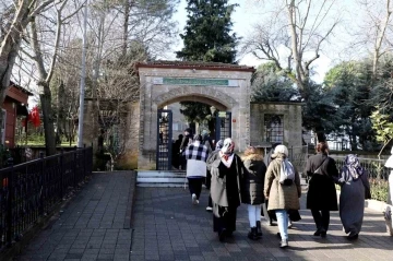 Eyüpsultan’da cami ve türbe gezileri başladı
