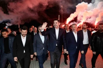 Eyüpsultan’da konuşan Murat Kurum: “Biz 230 km söz verip 8 km yapanlardan değiliz”
