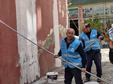 Eyyübiye’de sel basan sokaklar boyanıyor
