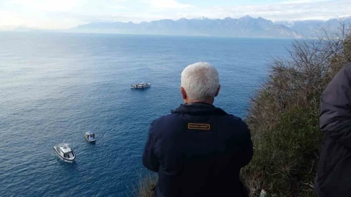 Falezlerden uçan araca ulaşıldı acılı baba konuştu: &quot;Araç bizim ancak araç diye bir şey kalmamış&quot;
