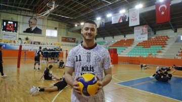 Fenerbahçe'ye transfer olan depremzede voleybolcu, yeni kulübüne şükran duyuyor