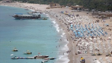 Fethiye ve Marmaris sahillerinde sıcak hava yoğunluğu