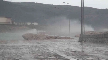 Fırtına nedeni ile tüm gemi seferleri iptal edildi