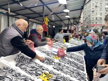 Fiyatlar düştü, vatandaş yoğun ilgi gösterdi
