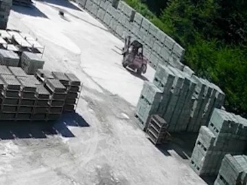 Forkliftin altında kalan genç hayatını kaybetti
