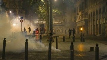 Fransa'daki protestoların 6. gecesinde 157 kişi gözaltına alındı