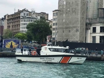 Galata Köprüsü’nde dalgıçlarla hayalet ağ temizliği yapıldı
