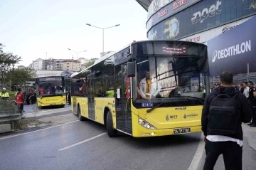 Galatasaray taraftarı stada geldi