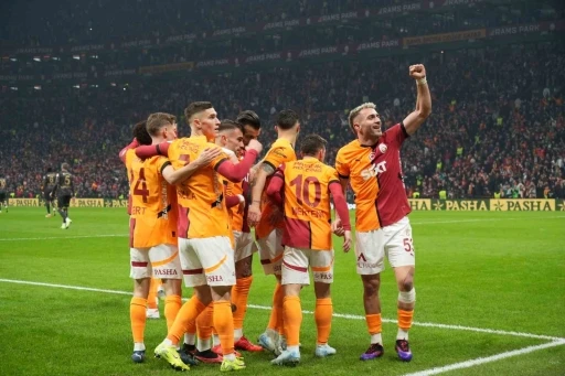 Galatasaray yenilmezlik serisini 19 yaptı
