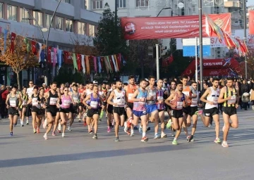 Gazi Yarı Maratonu için bazı yollar trafiğe kapanıyor
