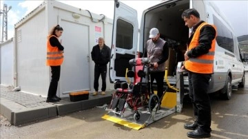 Gaziantep Büyükşehir Belediyesinden depremzedelere 5 bin 100 medikal malzeme desteği