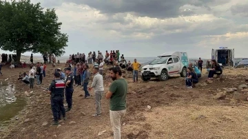 Gaziantep’te serinlemek için suya giren 3 kişiden 1’i boğulurken, 2 kişiyi arama çalışmaları sürüyor
