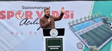 Gaziosmanpaşa’da 2 tenis kortu ve 1 futbol sahası hizmet açıldı
