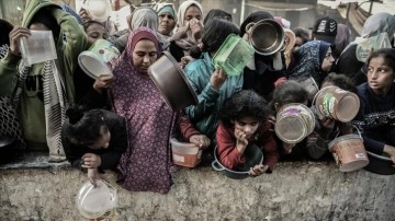 Gazze'nin kuzeyindeki Filistinliler bir tas yemeğe muhtaç