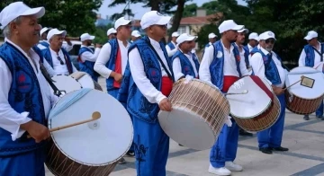 Geleneksel kıyafetler giyildi, Kırkpınar’a davullu zurnalı davet başladı
