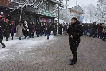 Geleneksel olan festivalde 1 ton hamsi pişti, 7’den 70’e yüzler güldü
