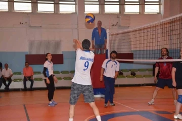 Geleneksel Personel Voleybol Turnuvası başladı
