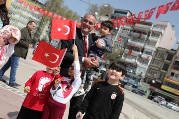 Gemlik Belediyesi’nden çocuklara karne hediyesi