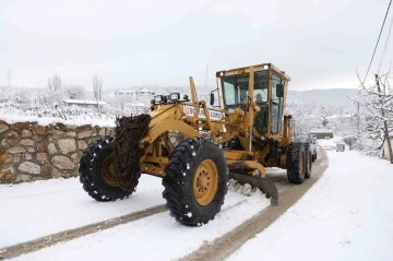 Gemlik’te kar mesaisi başladı
