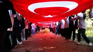 Gençler 15 Temmuz anısına Palandöken’e yürüdü
