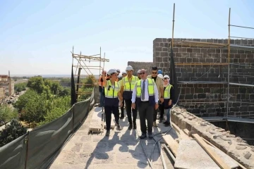 Genel Sekreter Çiftçi, Urfa Kapı’daki restorasyon çalışmalarını inceledi
