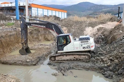 Geyve’deki o menfez sil baştan yenileniyor
