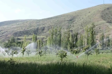 Gez göledi tarım arazilerine can suyu oluyor
