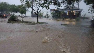 Giresun’da sağanak yağış hayatı olumsuz etkiledi
