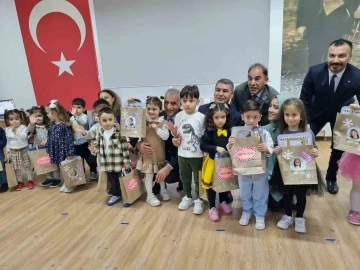 Gölbaşı Belediyesi Başkanı Şimşek, öğrencilerin karne heyecanına ortak oldu
