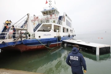 Malatya'da belediye otobüsü baraj gölüne uçtu