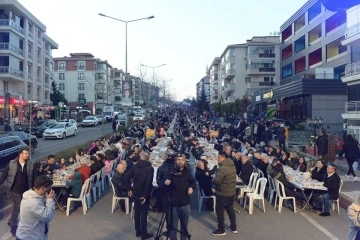 Gönül Sofraları her gece başka bir mahallede kuruluyor
