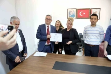 Gördes’te yeni belediye başkanı İbrahim Büke göreve başladı
