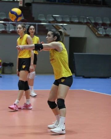 Göztepe Voleybol, İstanbul BBSK maçının hazırlıklarını sürdürdü