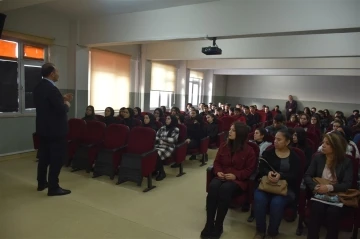 Gün’den öğrencilere nasihat: “Sabırla, inatla, azimle çalışarak başarıya ulaşabilirsiniz”
