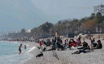 Antalya'da deniz suyu sıcaklığı 18 derece 