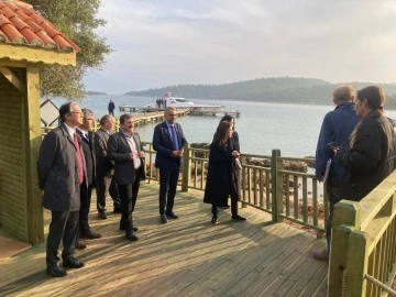 Güney Kore Büyükelçisi Lee, dünyaca ünlü Sedir Adası’nı gezdi