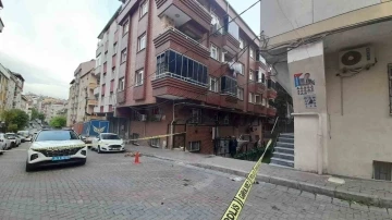 Güngören’de bir apartmana ateş açıldı
