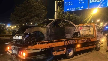 Gurbetçi ailenin otomobili alev alev yandı